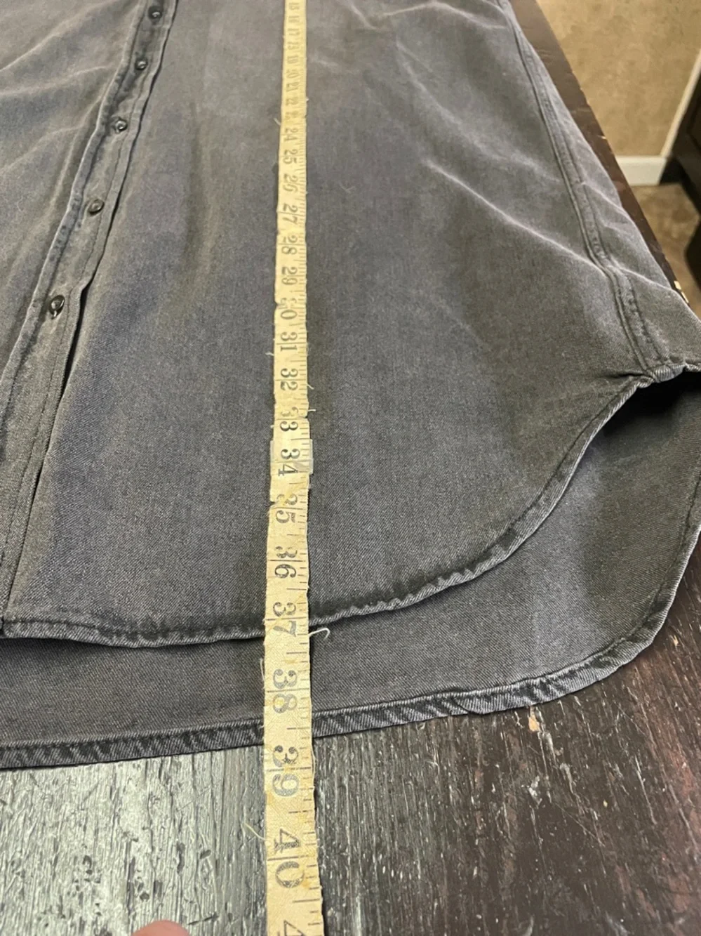 NWT Quince Women's
Distressed Denim Black Wash Shirt Dress FLAWED Size L. - Picture 8 of 10